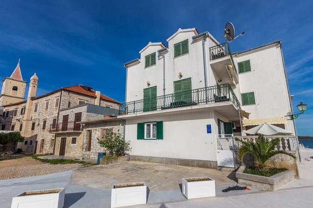 Apartment Sara Pirovac Exterior foto